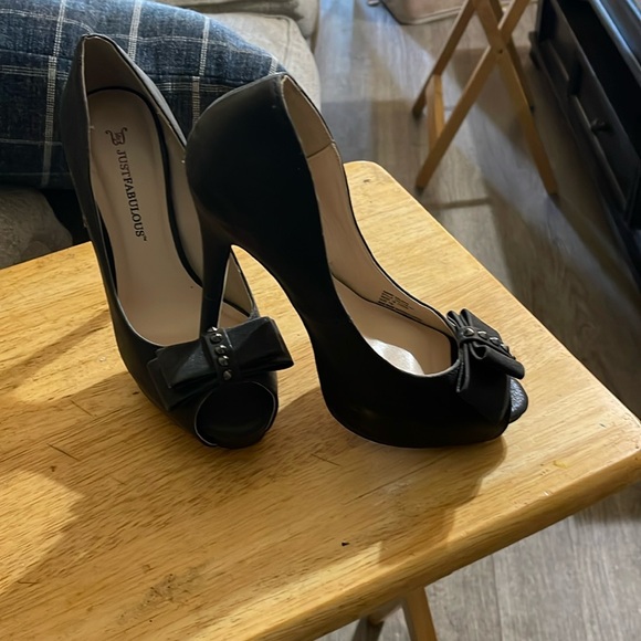 JustFab Black Platform Heels with Peep-Toe - Picture 1 of 1